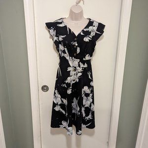 Women's Floral Button Down Dress Black w/ White Flowers Size Medium